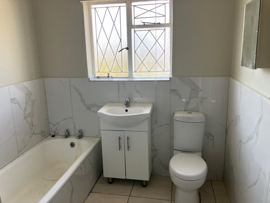 To Let 4 Bedroom Property for Rent in Vanes Estate Eastern Cape